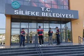 silifke-belediyesinde-kutu-kutu-vurgun-baskan-ve-a-takimina-dev-operasyon