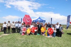 sultan-sazliginda-muhtesem-manzara-spor-a-s-ile-ucurtma-senligi-ve-genclik-bulusmasi-coskusu