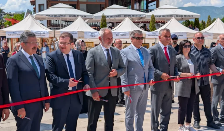 Tokat Belediyesi BELMEK Kursiyerleri Gururlandırdı: Hayat Boyu Öğrenme Haftası’na Damga Vurdu!