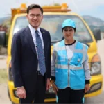 tokat-sokaklarinda-cop-taksi-direksiyonunda-kadin-eli-temizlige-estetik-ve-titizlik-dokunusu