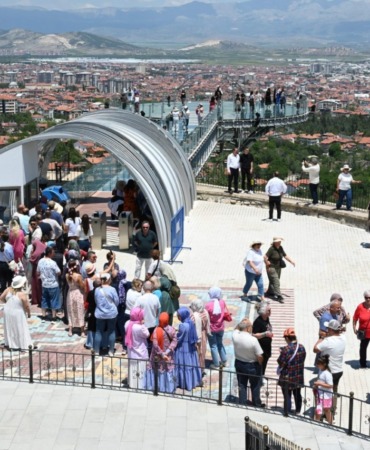 tur-firmalari-rotayi-ispartaya-cevirdi-sehir-ziyaretci-akinina-ugradi