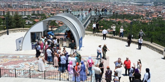 tur-firmalari-rotayi-ispartaya-cevirdi-sehir-ziyaretci-akinina-ugradi
