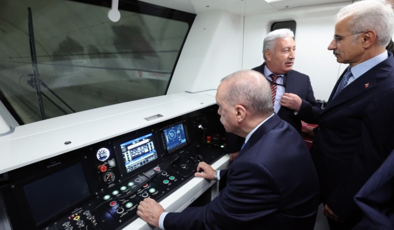 Ulaştırma ve Altyapı Bakanı Abdulkadir Uraloğlu: “Gayrettepe-İstanbul Havalimanı-Halkalı Metro Hattı 22 Haziran’da 53 Bin 396 Yolcuyla Rekor Kırdı”