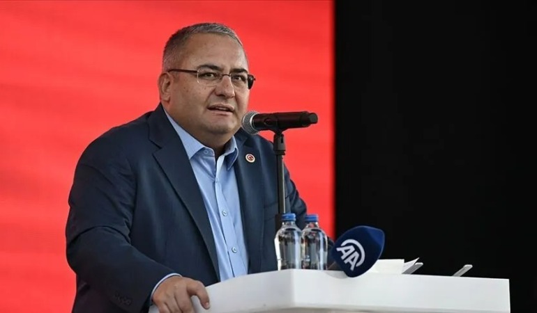 ankara-suya-gomuldu-fondas-medya-algi-pesine-dustu-mesut-ozarslandan-sozcuye-tokat-gibi-yanit