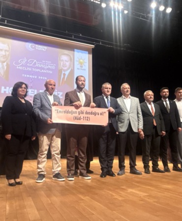 bakan-osman-askin-baktan-emrolundugun-gibi-dosdogru-ol-pankartina-destek