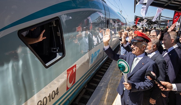 Bakan Uraloğlu: Ankara-İstanbul arası seyahat süresinde 30 dakika zamandan tasarruf edeceğiz