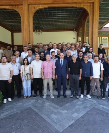 baskan-altay-cumhurbaskanimizin-izinde-biz-de-ulkemizi-temsil-etmek-icin-bir-yola-ciktik