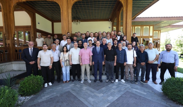 Başkan Altay: “Cumhurbaşkanımızın İzinde Biz de Ülkemizi Temsil Etmek İçin Bir Yola Çıktık”