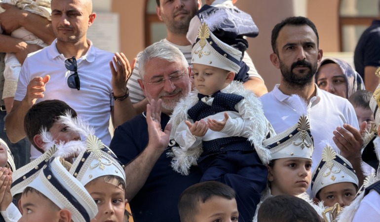 Başkan Aşgın’dan Çorumlu Çocuklara İki Büyük Bayram: Sünnet Şöleni ve Çocuk Şenliği Coşkusu Bir Arada!