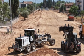 baskan-cercioglundan-efelerde-yol-yapim-calismasi