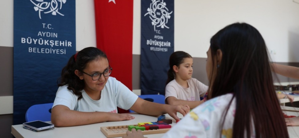 baskan-cercioglundan-gelecegin-teminati-miniklere-tam-destek-aydinda-cocuklar-guvenle-buyuyor