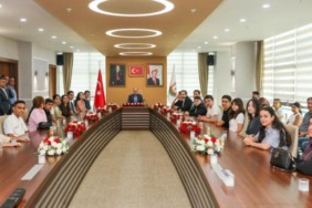 baskan-gulpinar-lgs-sampiyonlarini-agirladi-sanliurfa-basarili-gencleriyle-anilsin-istiyoruz