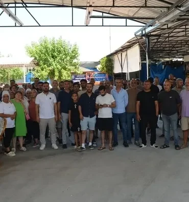 chpli-didim-belediyesine-protesto-esnaf-isyan-etti-kepenk-kapatti