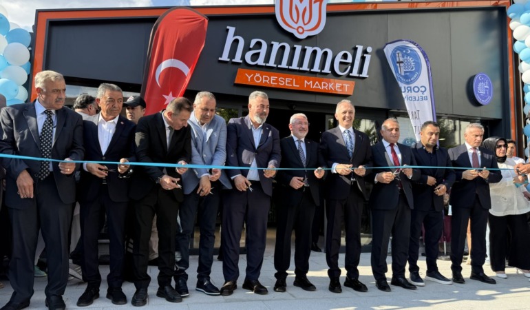 Çorum’da Yerel Üretime Güçlü Dokunuş: Başkan Aşgın Hanımeli Yöresel Marketi Hizmete Açtı