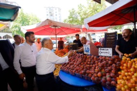 esnafin-sesine-kulak-verdi-baskan-buyukkilic-hurriyet-pazarini-gezdi