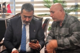 mansur-yavas-sirtini-dondu-hakan-han-ozcan-kucak-acti