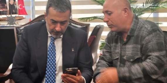 mansur-yavas-sirtini-dondu-hakan-han-ozcan-kucak-acti