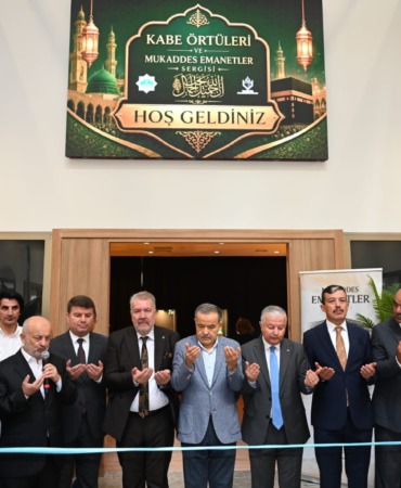 peygamber-efendimizin-aziz-hatiralari-aksaraylilarla-bulusuyor