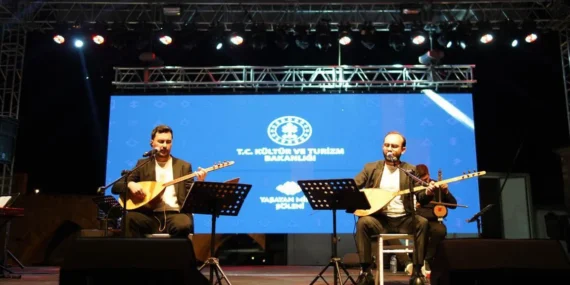 sanatseverlerin-yogun-ilgi-gosterdigi-tokat-yasayan-miras-soleni-sona-erdi