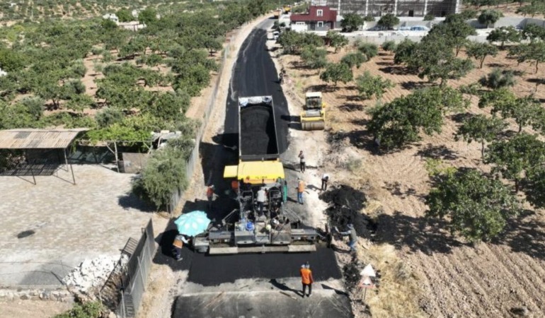Şanlıurfa Büyükşehir’den Açıksu Caddesi’ne Neşter: Başkan Gülpınar Yol Kalitesini Yükseltti