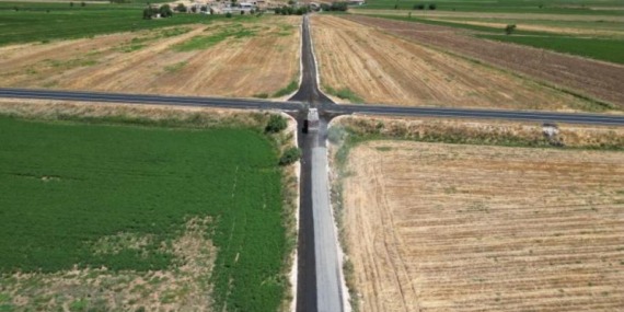 sanliurfada-kirsal-yollara-asfalt-konforu-buyuksehir-suructa-yol-atagini-surduruyor