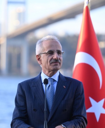 ulastirma-ve-altyapi-bakani-abdulkadir-uraloglu-20-temmuzda-sistemi-hizmete-alarak-kktcnin-deniz-yetki-alanlarinda-gemi-trafigini-etkin-sekilde-izlemeye-baslayacagiz