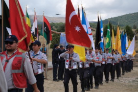 16-ulkeden-2-bini-askin-izci-konyada-bulustu-kent-ormaninda-dev-organizasyon