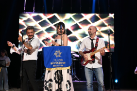 aydin-buyuksehir-belediyesi-sanati-vatandasin-ayagina-tasiyor-yaz-etkinliklerinin-adresi-didim-oldu