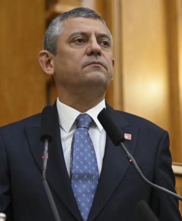 bagiscilardan-alan-ozgur-ozele-sert-tepki-hakkimiz-haram-olsun