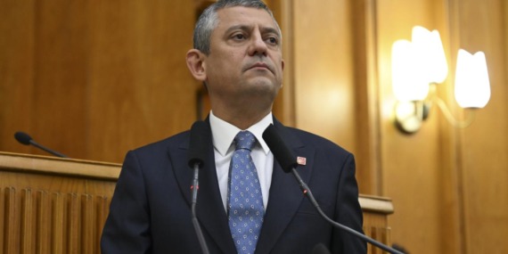 bagiscilardan-alan-ozgur-ozele-sert-tepki-hakkimiz-haram-olsun