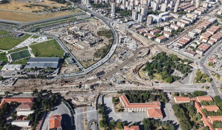 Başkan Büyükkılıç’tan Ulaşımda Dev Atılım: Şehri Şantiyeye Çevirdi