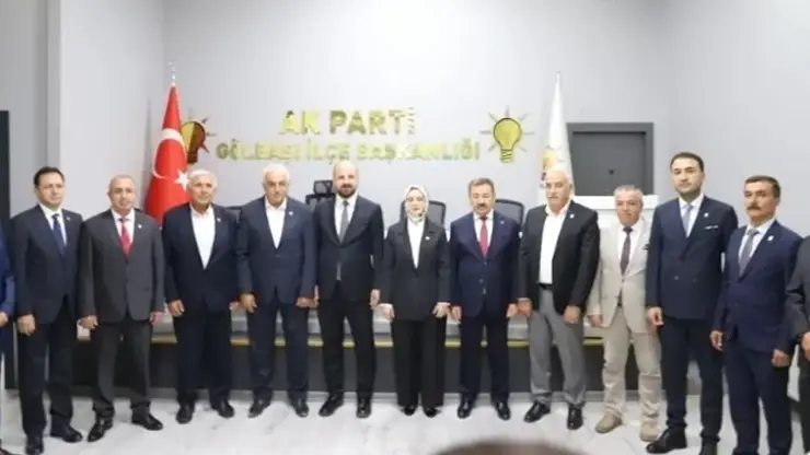 golbasinda-chpli-6-belediye-meclis-uyesi-ak-partiye-katildi