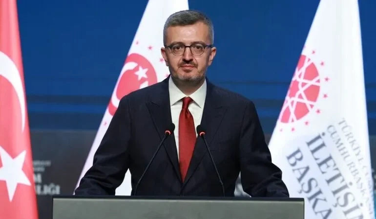 iletisim-baskani-burhanettin-duran-sdgnin-feshedilmesi-devlet-otoritesinin-ulke-genelinde-guclendirilmesi-bakimindan-onemli-bir-gelismedir