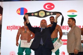 keciorende-ata-sporu-soleni-karakucak-guresi-dunya-sampiyonasi-baglumda-gerceklesti