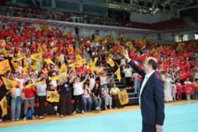 konya-buyuksehir-belediyesinden-unutulmaz-kapanis-genc-komek-yaz-okulu-sertifika-soleni