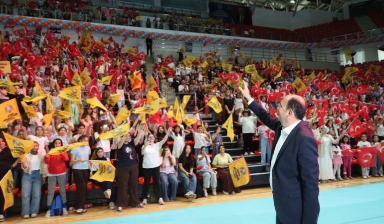 Konya Büyükşehir Belediyesi’nden Unutulmaz Kapanış: Genç KOMEK Yaz Okulu Sertifika Şöleni
