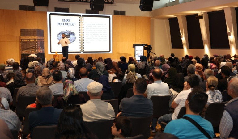 Konya Büyükşehir Belediyesi’nden Vefa Projesi: Umre Yolcularına Bilgilendirme Semineri