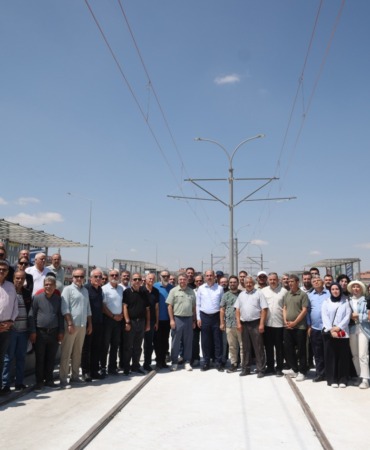 konya-buyuksehirden-dev-ulasim-hamlesi-konyaray-ve-yeni-tramvay-hatlarinda-calismalar-tam-gaz