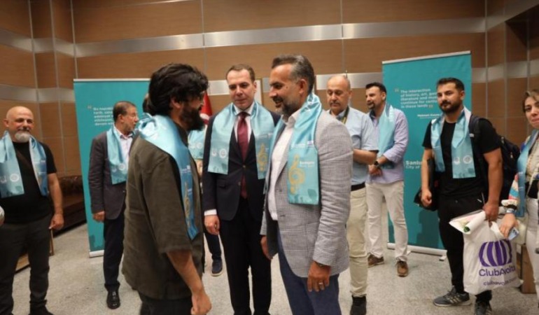 Şanlıurfa Büyükşehir Belediyesi Gençlik Korosu Vox Humanis Sanat Rüzgarı Estirdi