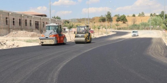sanliurfa-buyuksehirden-bir-caddeye-daha-modern-dokunus-asfalt-calismalari-basladi