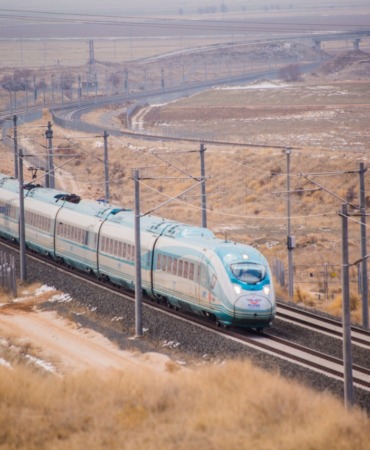 ulastirma-ve-altyapi-bakani-abdulkadir-uraloglu-demiryolu-agimizi-10-bin-948-kilometreden-13-bin-919-kilometreye-ulastirdik