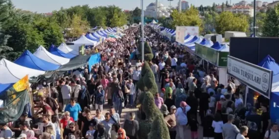18-si-duzenlenen-uluslararasi-cubuk-kultur-ve-tursu-festivali-rekor-bir-katilimla-ankaraya-tam-anlamiyla-damgasini-vurdu