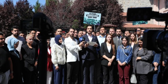 ak-parti-ankara-il-genclik-kollarindan-12-eylulun-46-yilinda-ulucanlar-cezaevi-onunde-demokrasi-vurgusu