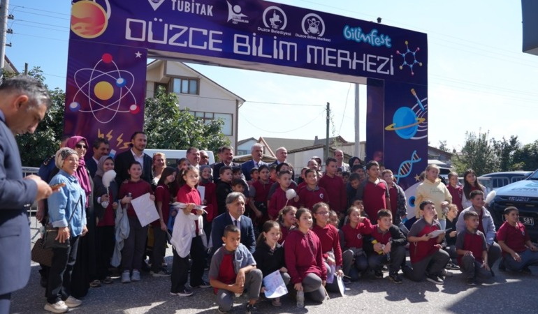 Düzce’de Bilim Dolu Günler Sona Erdi: Bilim Şenliği’ne Yoğun İlgi
