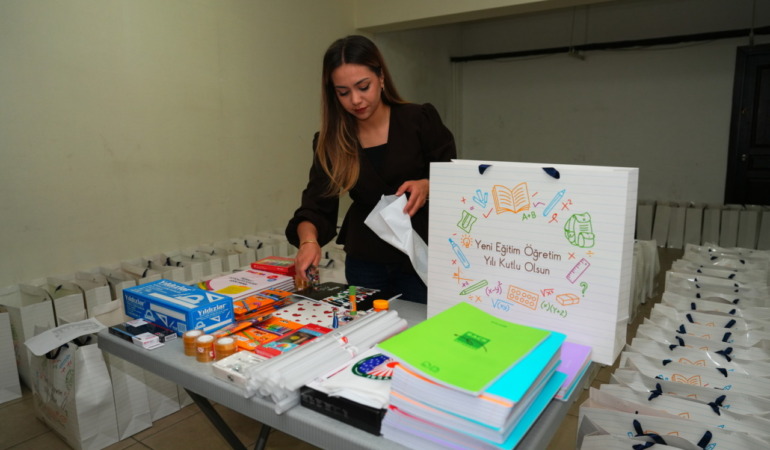 Gölbaşı Belediyesinden 800 Çocuğa Kırtasiye Desteği
