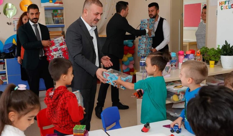 Sincan Belediyesi’nden 8.339 Öğrenciye Kırtasiye Desteği