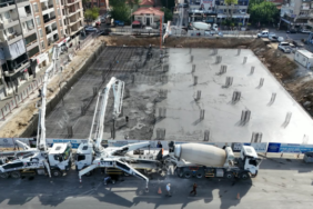 aydin-buyuksehirden-incirliovaya-dev-yatirim-cumhuriyet-meydani-ve-otopark-projesi-hizla-yukseliyor
