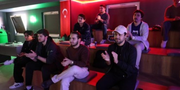 keciorende-dijital-oyun-coskusu-teknomerdeki-playstation-turnuvasinda-kiyasiya-mucadele