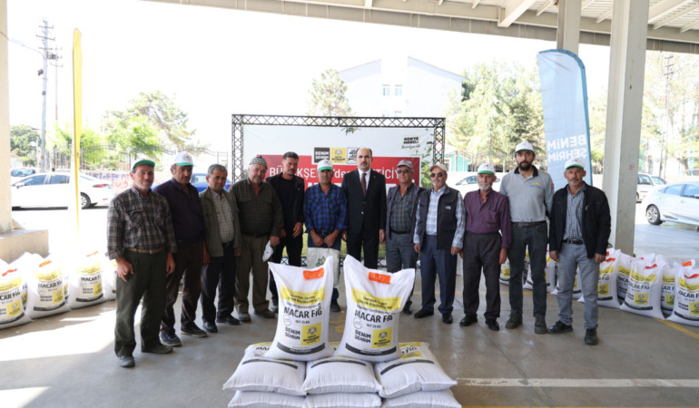 Konya Büyükşehir’den Tarım ve Üreticiye Dev Destek: Macar Fiği Tohumları Dağıtıldı