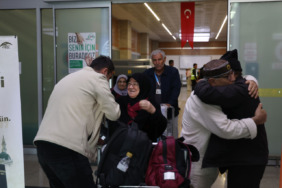 konyada-duygu-dolu-karsilama-umre-kafilesi-kutsal-topraklardan-memleketlerine-dondu